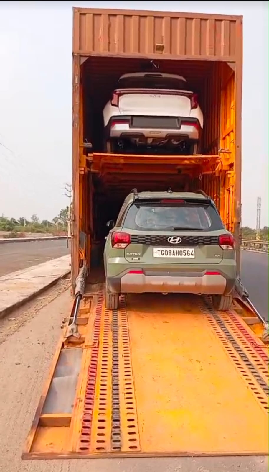 Double-Decker Covered Car Carrier Operations